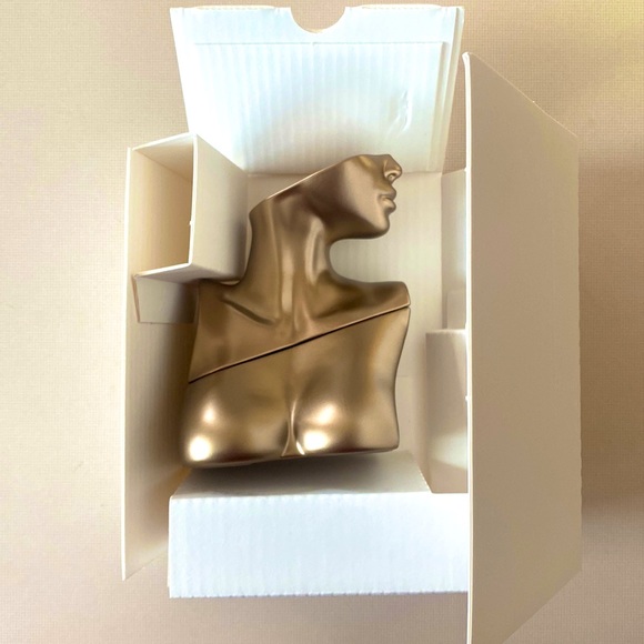 Billie Eilish perfume - Picture 3 of 7